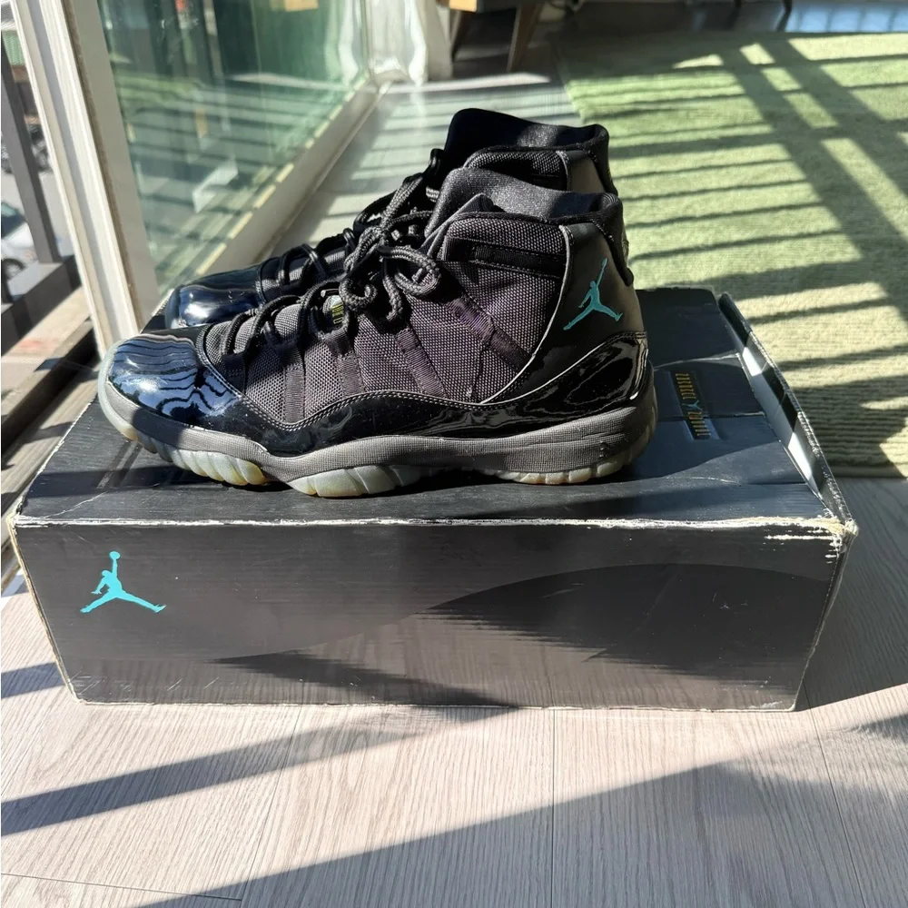 Air Jordan 11 Retro 'Gamma Blue' Black Sneakers